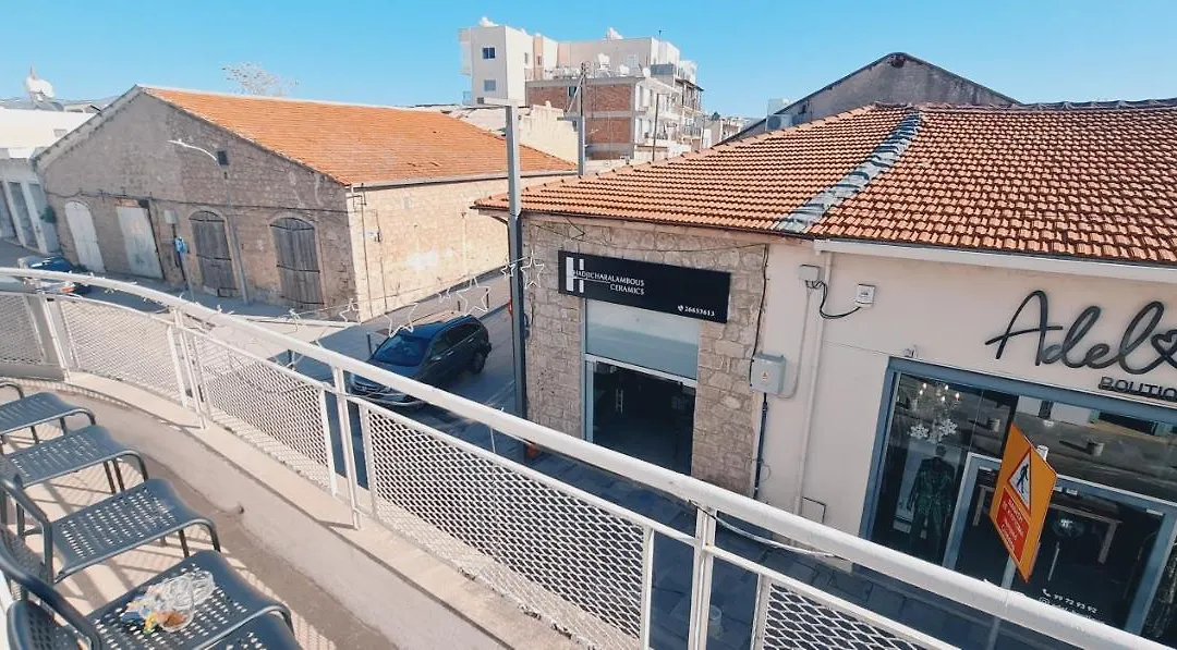 Bee Hostel Paphos-1
